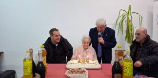 Grande festa al Club delle Tre Età, Bruna Carriola ha spento 100 candeline
