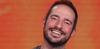 Filippo Caccamo porta “Fuori di tela” al Teatro Sociale di Mantova