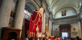 Migliaia di fedeli in preghiera per il Preziosissimo Sangue: devozione senza confini a Roma