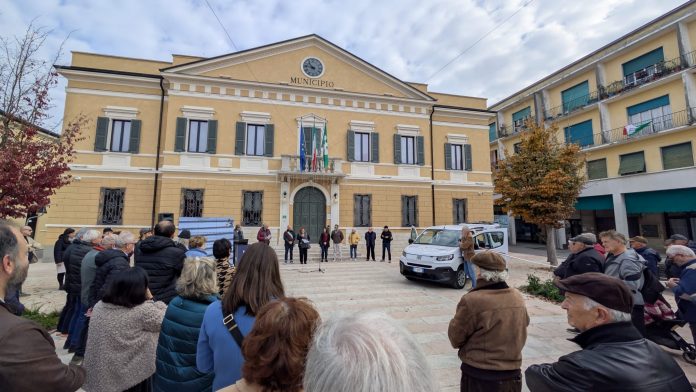 Pegognaga Il nuovo pulmino presentato al pubblico