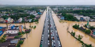 Thailandia e Indonesia travolte dal maltempo, devastata l’isola di Sumatra: decine di morti e dispersi