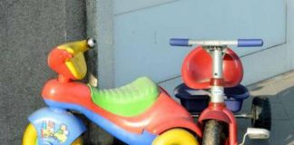 Arezzo, bimbo soffocato all’asilo nido: Procura indaga su negligenze nella sorveglianza