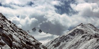 Gomme invernali o catene a bordo, dal 15 novembre scatta l’obbligo: cosa c’è da sapere
