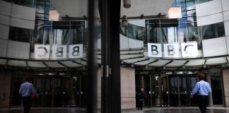 Terremoto alla Bbc, sotto accusa per discorso di Trump modificato: si dimettono direttore generale e ceo News