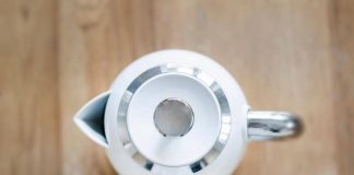 Bollitore elettrico, come usarlo risparmiando energia e tempo