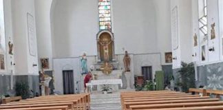 Ostia, feci in chiesa e sull’altare: ci sarà messa di riparazione