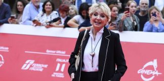 Enrica Bonaccorti spegne 76 candeline, la festa a casa con gli amici