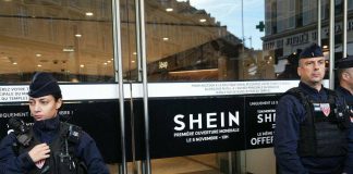 Francia, Shein inaugura negozio nel cuore di Parigi tra proteste e polemiche