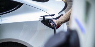 Auto elettriche, oggi il nuovo click day per gli incentivi