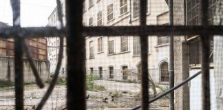Studente accoltellato a Milano, l’aggressore 18enne: “Non c’ho visto più, non credevo di averlo colpito così”