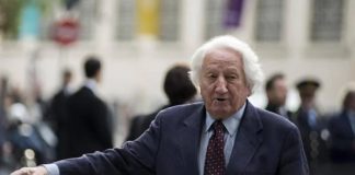 Addio a Giorgio Forattini, il re della satira con le vignette in prima pagina