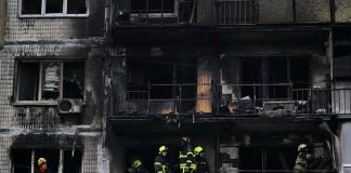 Ucraina, Kiev ancora sotto attacco: raffica di missili e droni. Zelensky: “Russia colpisce strutture civili”