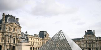 Louvre, allarme strutturale: chiusa parte ala sud