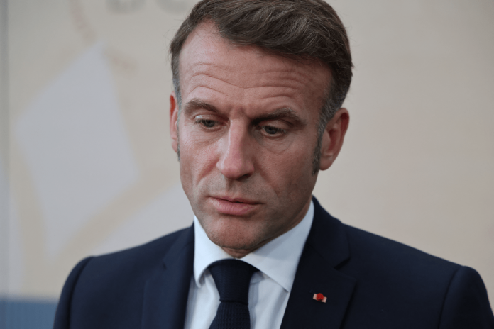 macron_emmanuel_pensieroso_afp