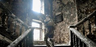Assedio a Pokrovsk, la nebbia aiuta Mosca: entrati altri 300 soldati russi