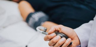 Pressione alta, lo sport è una cura: quali esercizi la abbassano e quanto cala