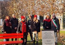 Mantova, violenza sulle donne: oltre 370 richieste d’aiuto nel 2024. Inaugurata la panchina rossa