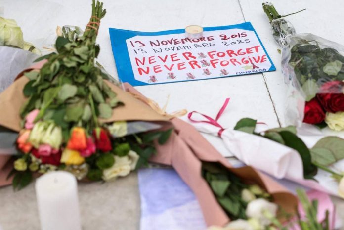 parigi_attentato_ricordo_afp