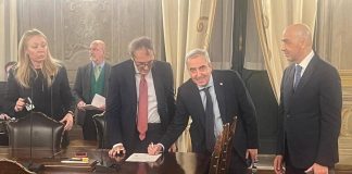 Referendum Giustizia, maggioranza e opposizione in fila in Senato per le firme