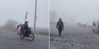 Russi in moto tra la nebbia: in un video virale l’assalto a Pokrovsk mentre la città resiste