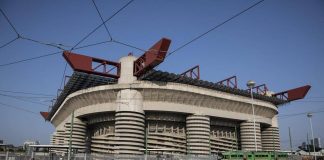 Tifosa norvegese denuncia molestie nei bagni di San Siro: indagato un addetto alle pulizie