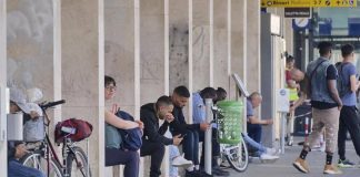 Caos treni, ritardi fino a sei ore alla stazione Termini di Roma
