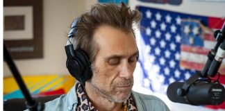 Morto Todd Snider: cantautore che mescolava folk, country, rock e blues