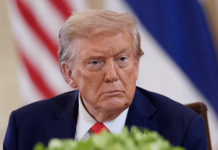 Caso Epstein, Trump attacca: “Era un democratico, chiedete a Bill Clinton non a me”