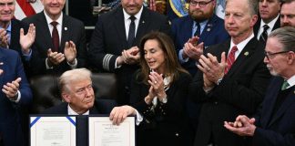 Trump firma la legge, finisce lo shutdown più lungo della storia