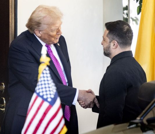Vertice sull’Ucraina, Trump “Molto vicini alla pace”. Zelensky “Colloqui positivi”