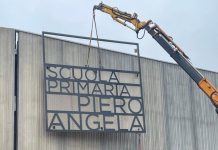 Nuova scuola “Piero Angela”, insegna installata: il cantiere si chiuderà in primavera