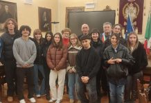 Bozzolo, ai neodiciottenni consegnata Costituzione e bandiera