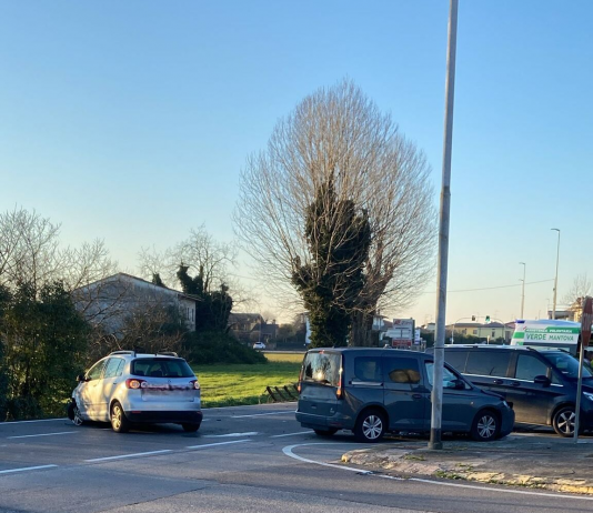 San Biagio, scontro tra tre auto all’incrocio: lunghi incolonnamenti sulla Romana