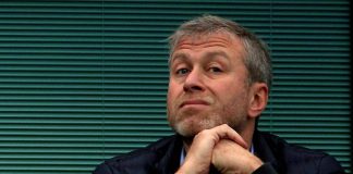 Ucraina, Abramovich darà soldi a Kiev: 2,5 miliardi dalla vendita del Chelsea