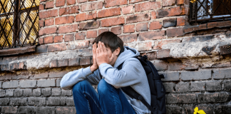 Dissociazione, il meccanismo (di difesa) che colpisce sempre più adolescenti