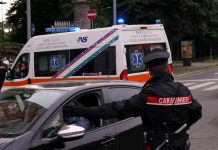 Salerno, accoltella una donna poi si lancia dalla finestra: morti entrambi