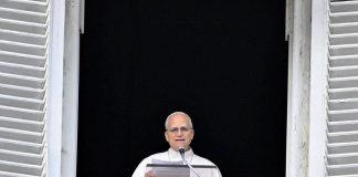 Papa all’Angelus: “Spesso ridicolizzato chi oggi crede alla pace e ha scelto via disarmata”