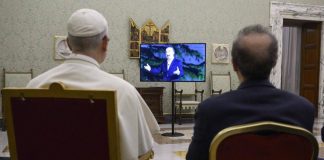Benigni torna in tv: “San Pietro mio migliore amico, primo follower di Gesù”
