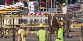 Retribuzioni, Istat: “Salari reali inferiori dell’8,8% rispetto al 2021