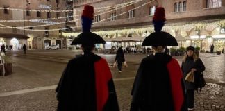 Periodo natalizio, intensificati i controlli. In centro storico anche i Carabinieri in grande uniforme