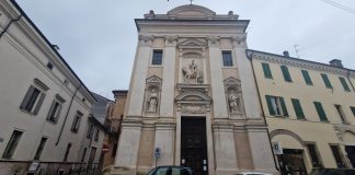 Rubato il presepe di San Martino. Il messaggio della parrocchia: “Non barattatelo con bottiglie di birra”