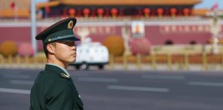 Le mire della Cina su Okinawa, aereo militare punta radar contro jet del Giappone