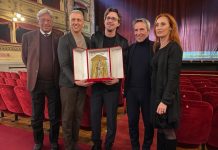 Consegnato l’Arlecchino d’Oro a Damiano Michieletto regista tra tradizione e sguardo contemporaneo