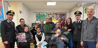 Gonzaga, i Carabinieri portano gli auguri di Natale al Centro educativo “Il Ponte”