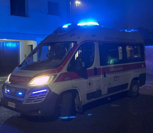Suzzara, 37enne trovato in un fossato, è morto in ospedale: indagini in corso