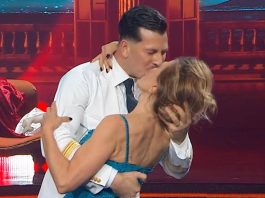 Ballando, D’Urso e il valzer con finale a sorpresa: il bacio con La Rocca