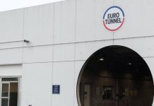 Tunnel sotto la Manica, problemi a circolazione treni con ritardi e cancellazioni. Eurostar: “Rimandate il viaggio”