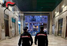 Entrano abusivamente in un condominio di Galleria Ferri: denunciati un 18enne e tre minorenni