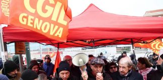 Ex Ilva, sciopero a oltranza a Taranto e bloccata e autostrada a Genova