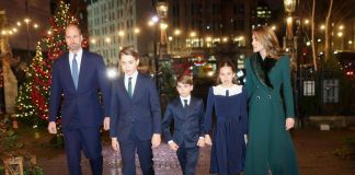 Kate e William condividono una nuova foto di famiglia, lo scatto per gli auguri di Natale